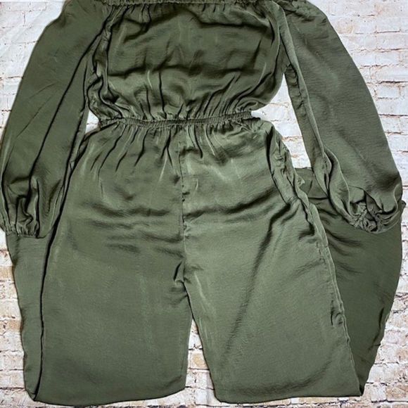 SEXY OFF SHOULDER ROMPER! - Picture 12 of 16